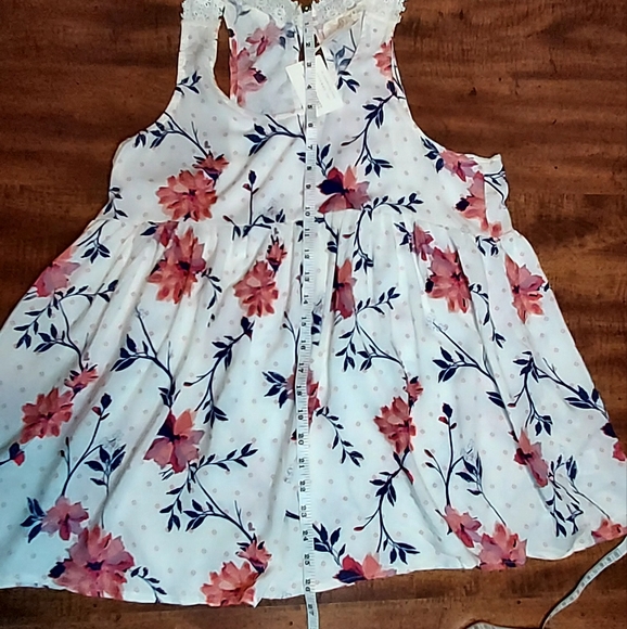 Living Doll Floral Flowy Tank-NWT - Picture 10 of 10